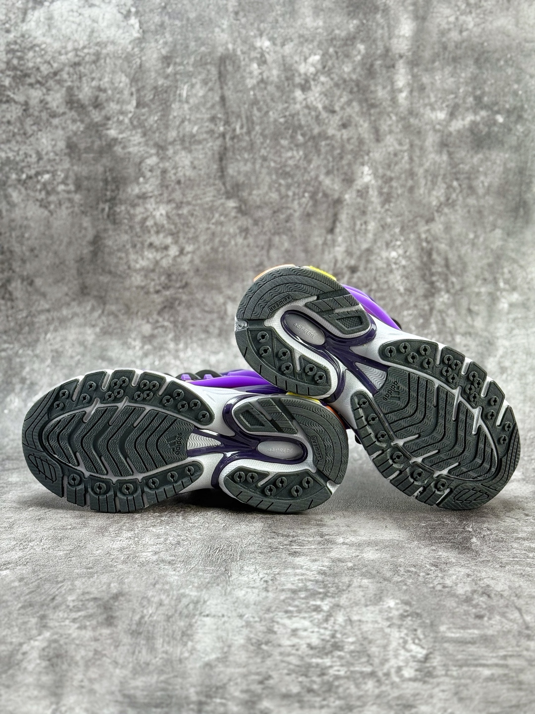 Pharrell x adidas Adistar Jellyfish 低帮复古风老爹鞋 实拍首发 JP9275