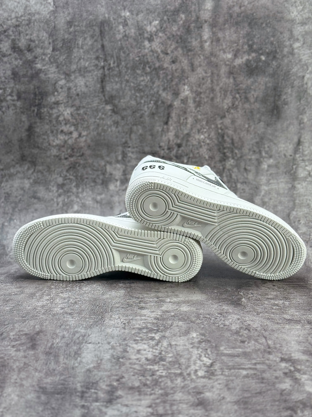 Nike Air Force 1 Low 07 白黑小勾 JP8028-072-莆田鞋,莆田鞋货源,高仿鞋,高仿鞋货源,安福档口,莆田高仿鞋,莆田鞋批发,高仿鞋批发,莆田高仿运动鞋,高仿运动鞋,莆田运动鞋 Nike Air Force 1 Low 07 白黑小勾 JP8028-072