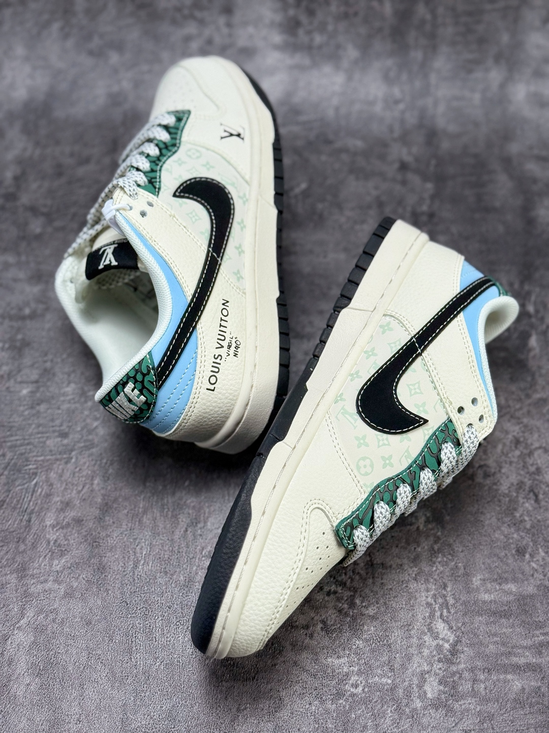 Nike SB Dunk Low x Louis Vuitton 白蓝满天星 纯原大厂出品 极力推荐 XS6089-626-莆田鞋,莆田鞋货源,高仿鞋,高仿鞋货源,安福档口,莆田高仿鞋,莆田鞋批发,高仿鞋批发,莆田高仿运动鞋,高仿运动鞋,莆田运动鞋 Nike SB Dunk Low x Louis Vuitton 白蓝满天星 纯原大厂出品 极力推荐 XS6089-626