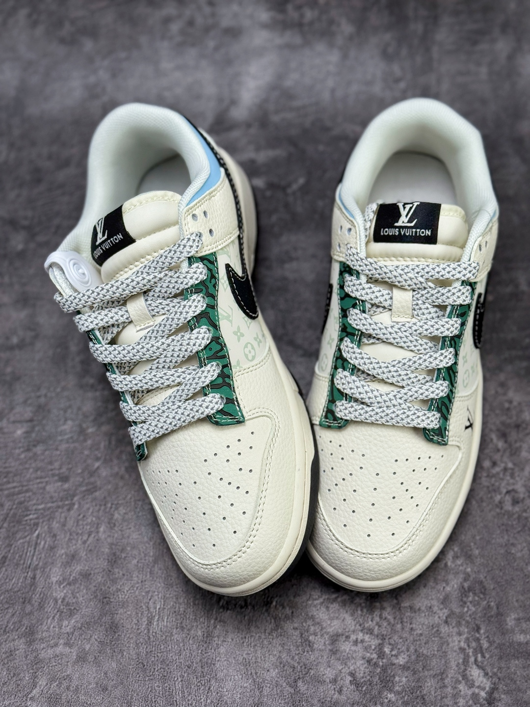 Nike SB Dunk Low x Louis Vuitton 白蓝满天星 纯原大厂出品 极力推荐 XS6089-626-莆田鞋,莆田鞋货源,高仿鞋,高仿鞋货源,安福档口,莆田高仿鞋,莆田鞋批发,高仿鞋批发,莆田高仿运动鞋,高仿运动鞋,莆田运动鞋 Nike SB Dunk Low x Louis Vuitton 白蓝满天星 纯原大厂出品 极力推荐 XS6089-626