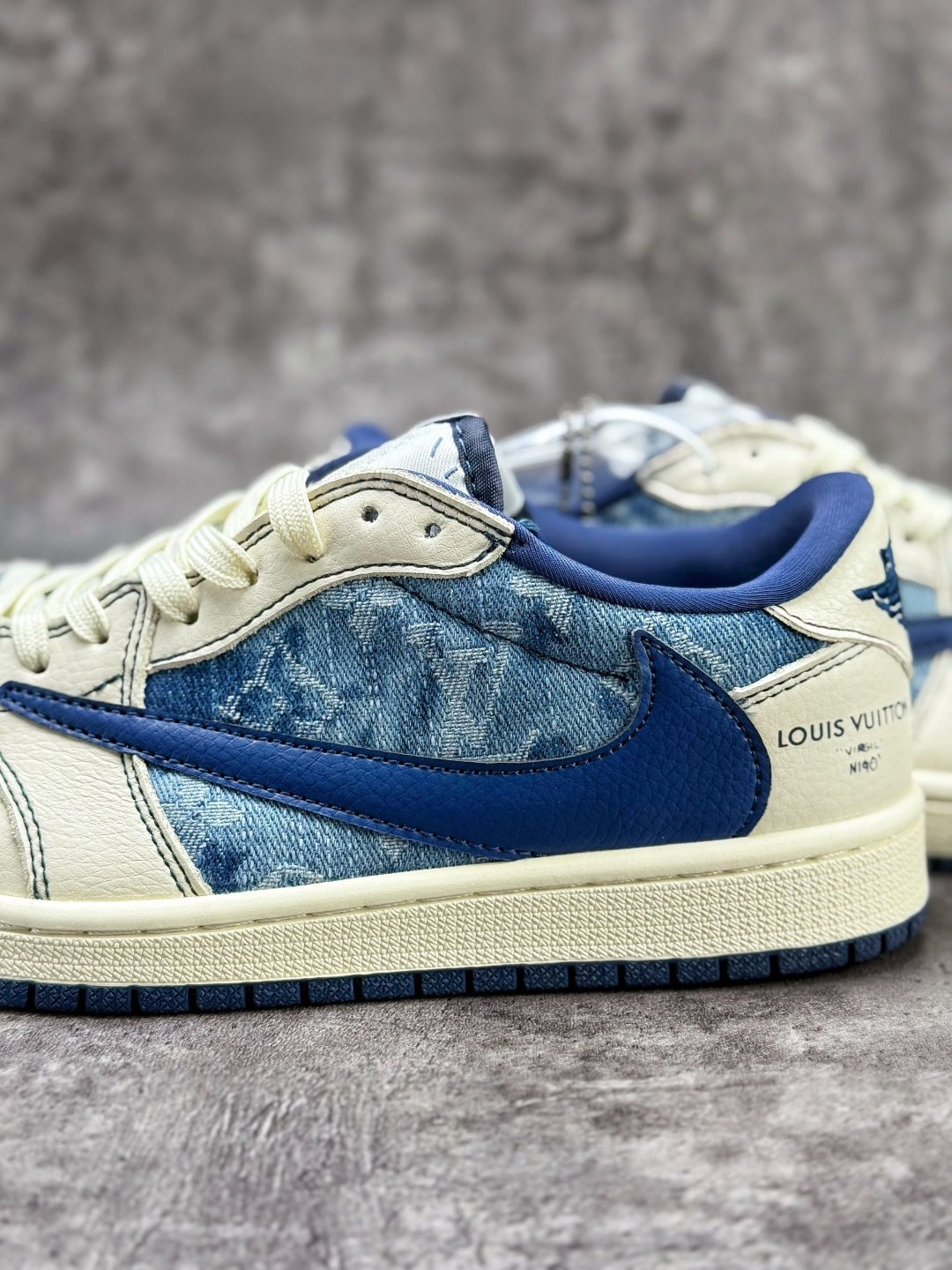 Travis Scott x Nike Air Jordan 1 Low x Louis Vuitton Air Jordan 1 Low 反转白蓝牛仔倒钩 纯原版本 LD2028-046-莆田鞋,莆田鞋货源,高仿鞋,高仿鞋货源,安福档口,莆田高仿鞋,莆田鞋批发,高仿鞋批发,莆田高仿运动鞋,高仿运动鞋,莆田运动鞋 Travis Scott x Nike Air Jordan 1 Low x Louis Vuitton Air Jordan 1 Low 反转白蓝牛仔倒钩 纯原版本 LD2028-046