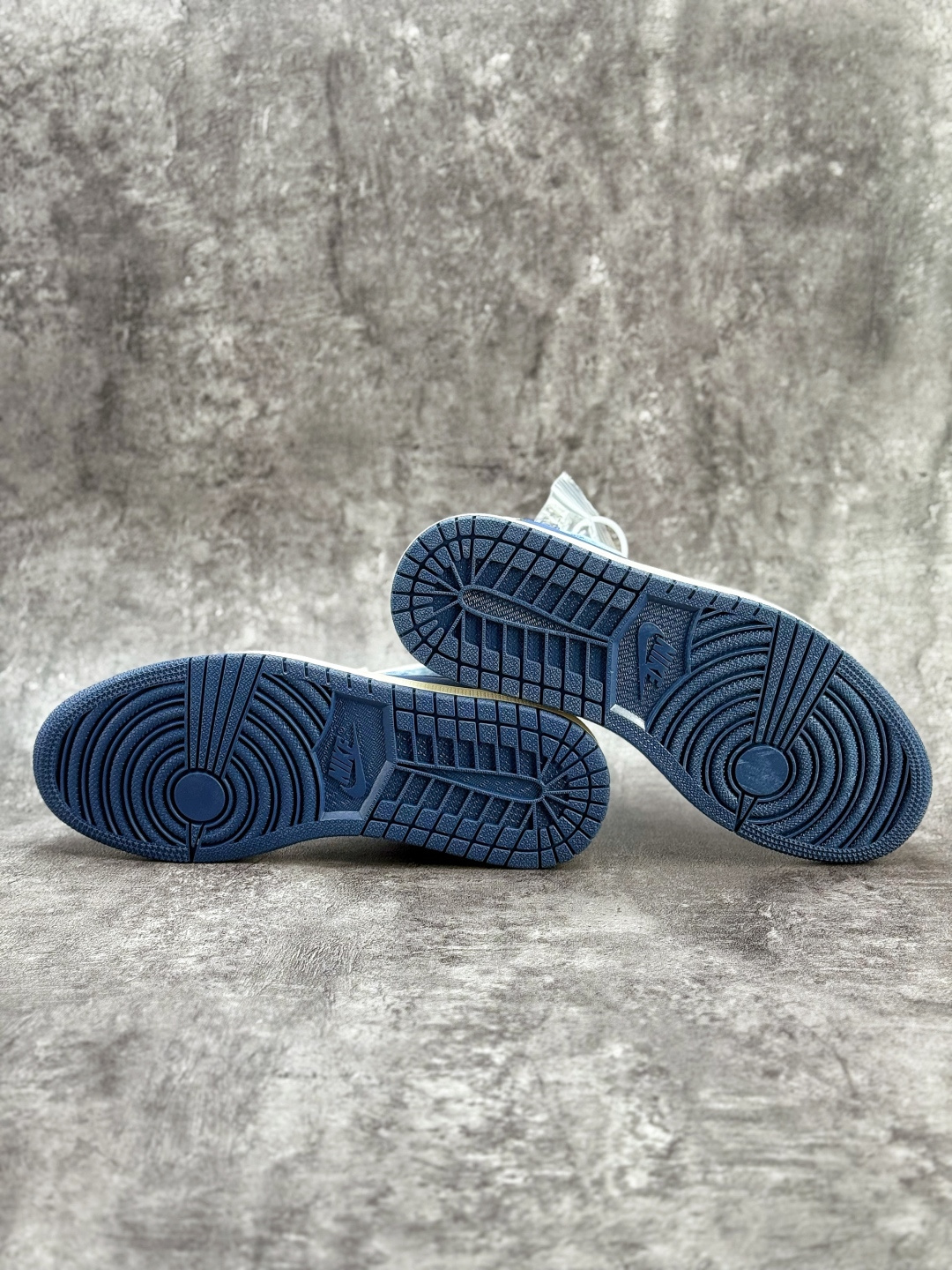 Travis Scott x Nike Air Jordan 1 Low x Louis Vuitton Air Jordan 1 Low 反转白蓝牛仔倒钩 纯原版本 LD2028-046-莆田鞋,莆田鞋货源,高仿鞋,高仿鞋货源,安福档口,莆田高仿鞋,莆田鞋批发,高仿鞋批发,莆田高仿运动鞋,高仿运动鞋,莆田运动鞋 Travis Scott x Nike Air Jordan 1 Low x Louis Vuitton Air Jordan 1 Low 反转白蓝牛仔倒钩 纯原版本 LD2028-046