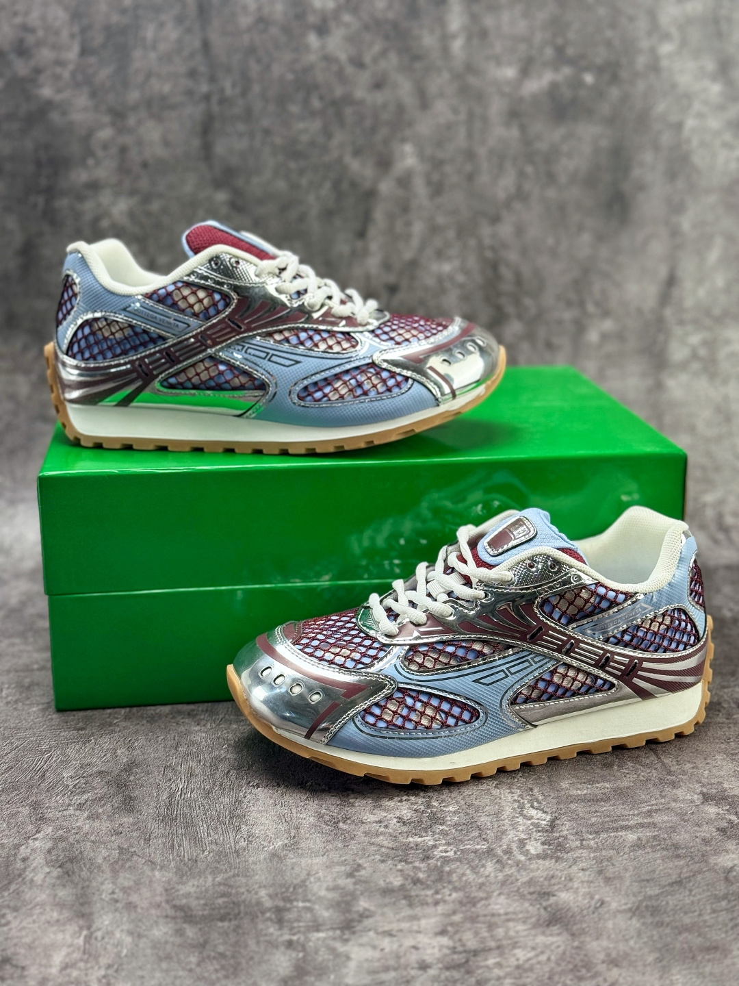 240 Bottega Veneta/葆蝶家 0rbit 休闲运动鞋/蓝银色 生胶底 755915V2X402244