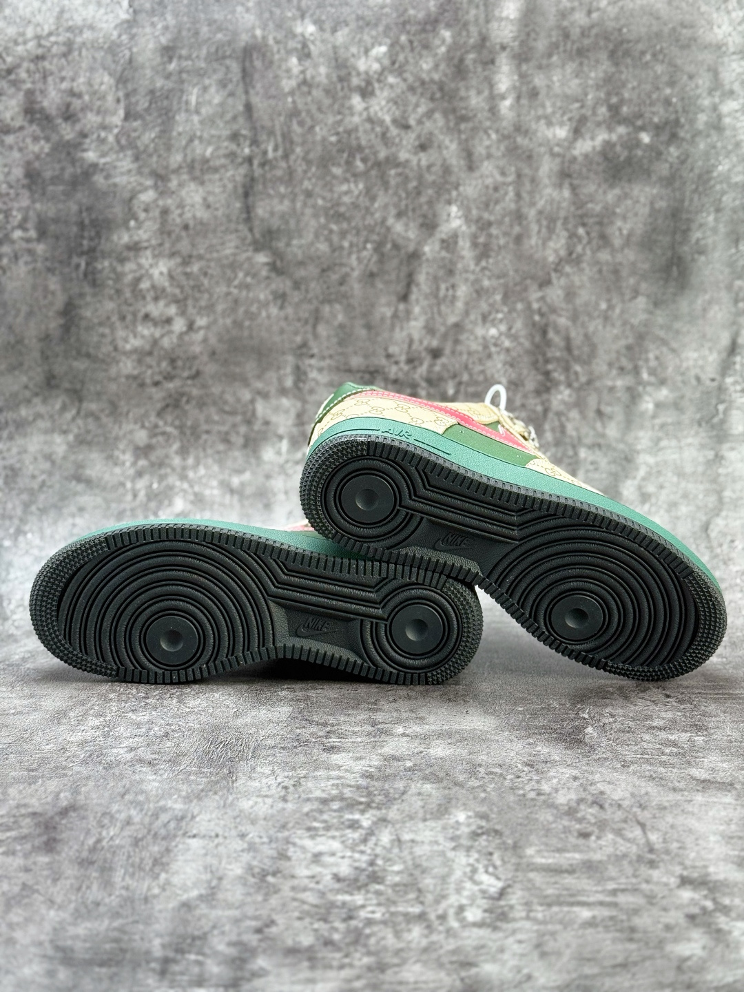 Nike Air Force 1 Low 07 x GUCCI 棕绿满天星 XL1979-121-莆田鞋,莆田鞋货源,高仿鞋,高仿鞋货源,安福档口,莆田高仿鞋,莆田鞋批发,高仿鞋批发,莆田高仿运动鞋,高仿运动鞋,莆田运动鞋 Nike Air Force 1 Low 07 x GUCCI 棕绿满天星 XL1979-121