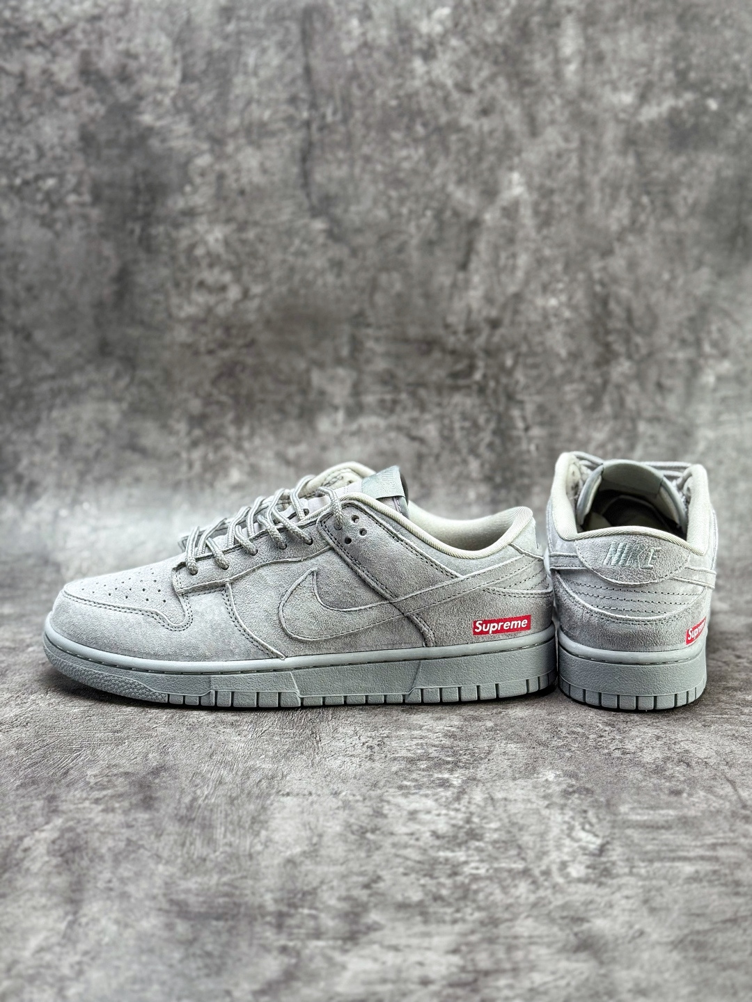 Nike SB Dunk Low x Superme 绒面灰 DD1988-003