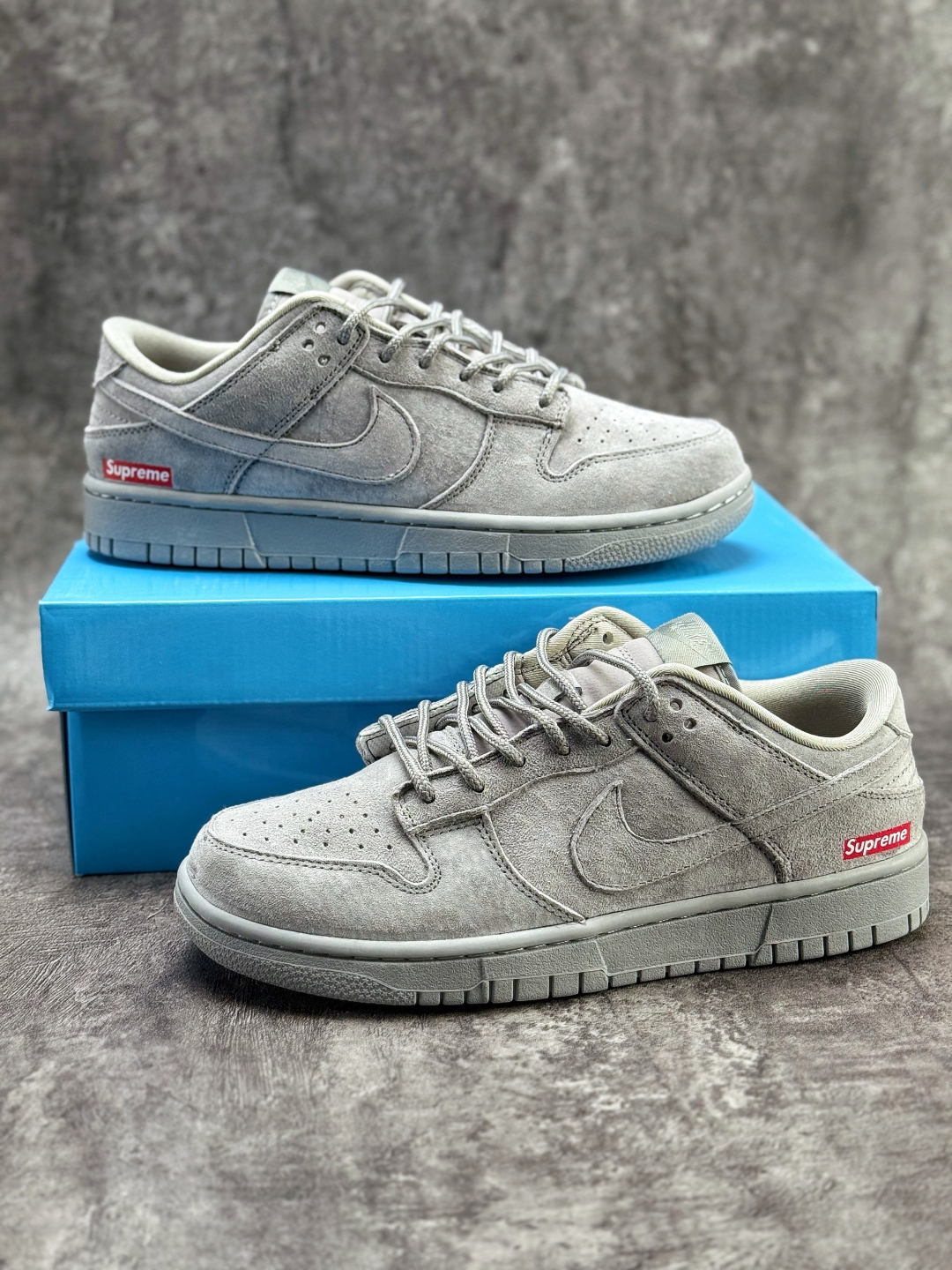 Nike SB Dunk Low x Superme 绒面灰 DD1988-003
