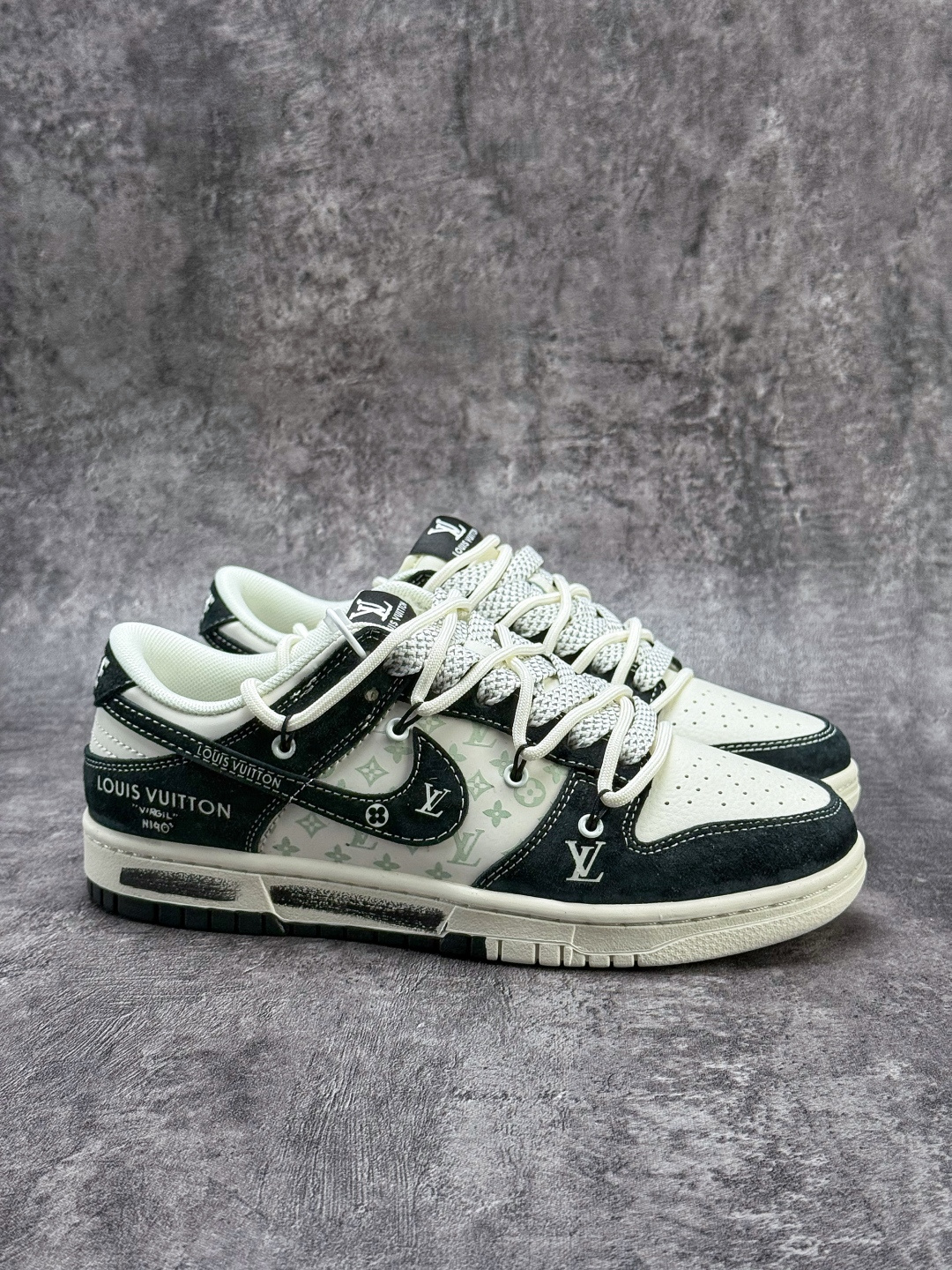 Nike SB Dunk Low x Louis Vuitton 黑白满天星 CX5050-Y32-莆田鞋,莆田鞋货源,高仿鞋,高仿鞋货源,安福档口,莆田高仿鞋,莆田鞋批发,高仿鞋批发,莆田高仿运动鞋,高仿运动鞋,莆田运动鞋 Nike SB Dunk Low x Louis Vuitton 黑白满天星 CX5050-Y32