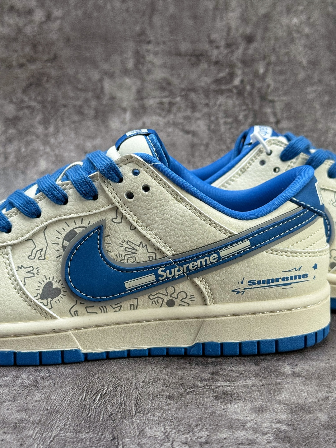 Nike SB Dunk Low x Supreme 白蓝小勾 XD1588-237