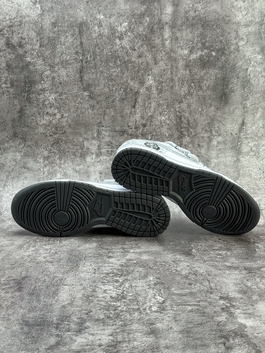 Nike SB Dunk Low 银绽 灰白 DD1391-100-莆田鞋,莆田鞋货源,高仿鞋,高仿鞋货源,安福档口,莆田高仿鞋,莆田鞋批发,高仿鞋批发,莆田高仿运动鞋,高仿运动鞋,莆田运动鞋 Nike SB Dunk Low 银绽 灰白 DD1391-100