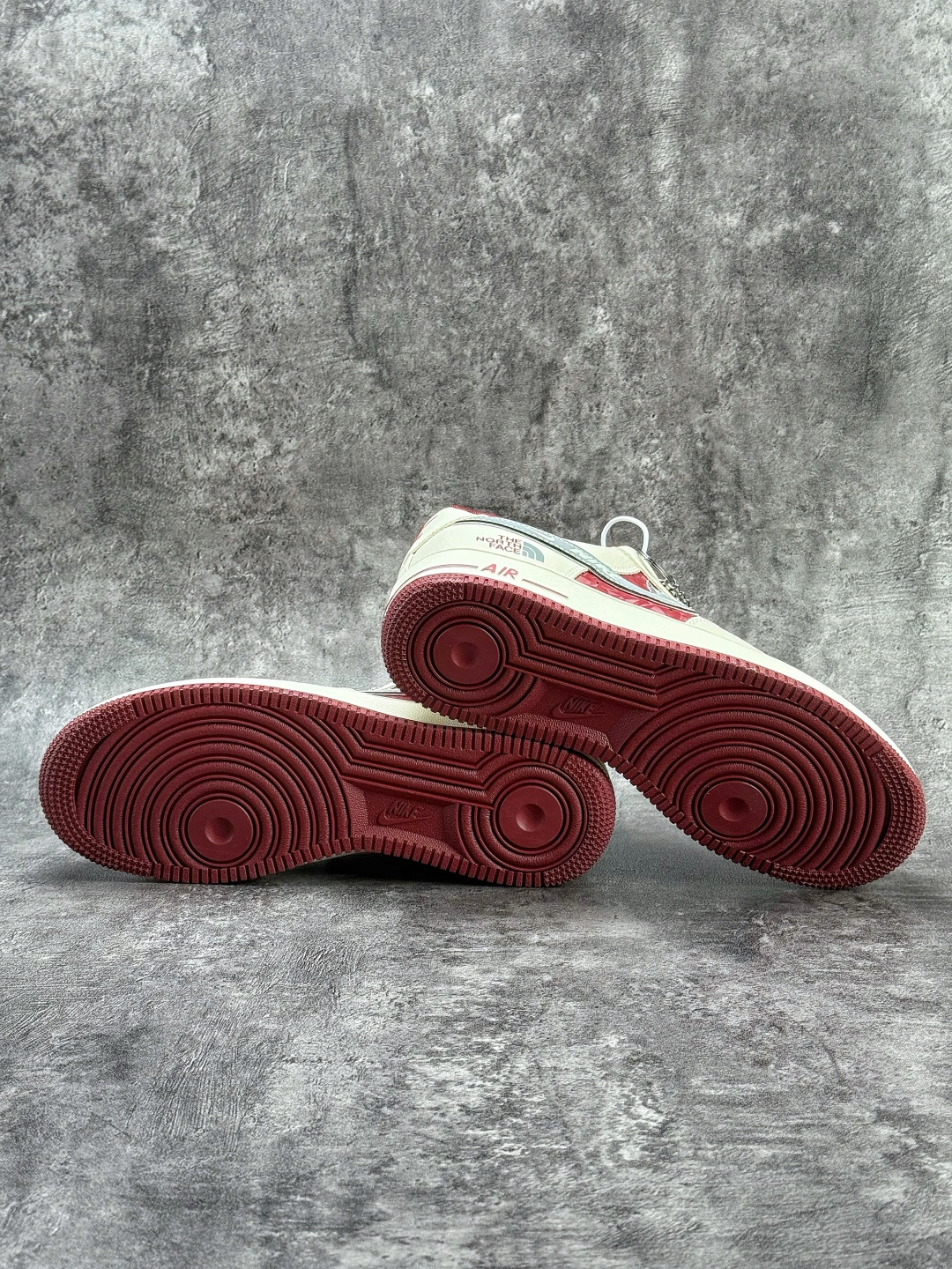 Nike Air Force 1 Low 07 x The North Face 白红双小勾满天星 DF0188-112