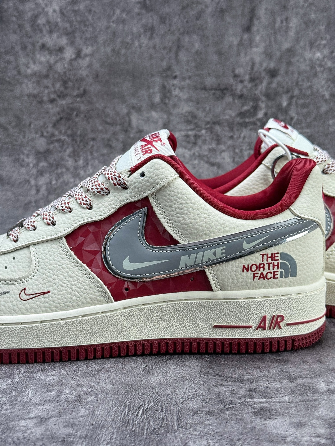 Nike Air Force 1 Low 07 x The North Face 白红双小勾满天星 DF0188-112