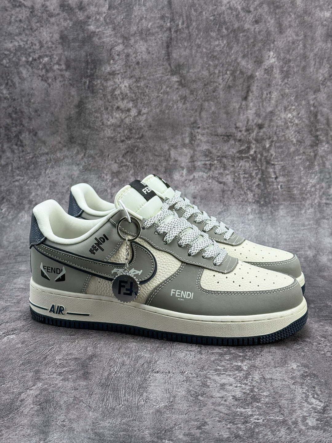 Nike Air Force 1 Low 07 x Fendi 灰白满天星 DF0188-110-莆田鞋,莆田鞋货源,高仿鞋,高仿鞋货源,安福档口,莆田高仿鞋,莆田鞋批发,高仿鞋批发,莆田高仿运动鞋,高仿运动鞋,莆田运动鞋 Nike Air Force 1 Low 07 x Fendi 灰白满天星 DF0188-110