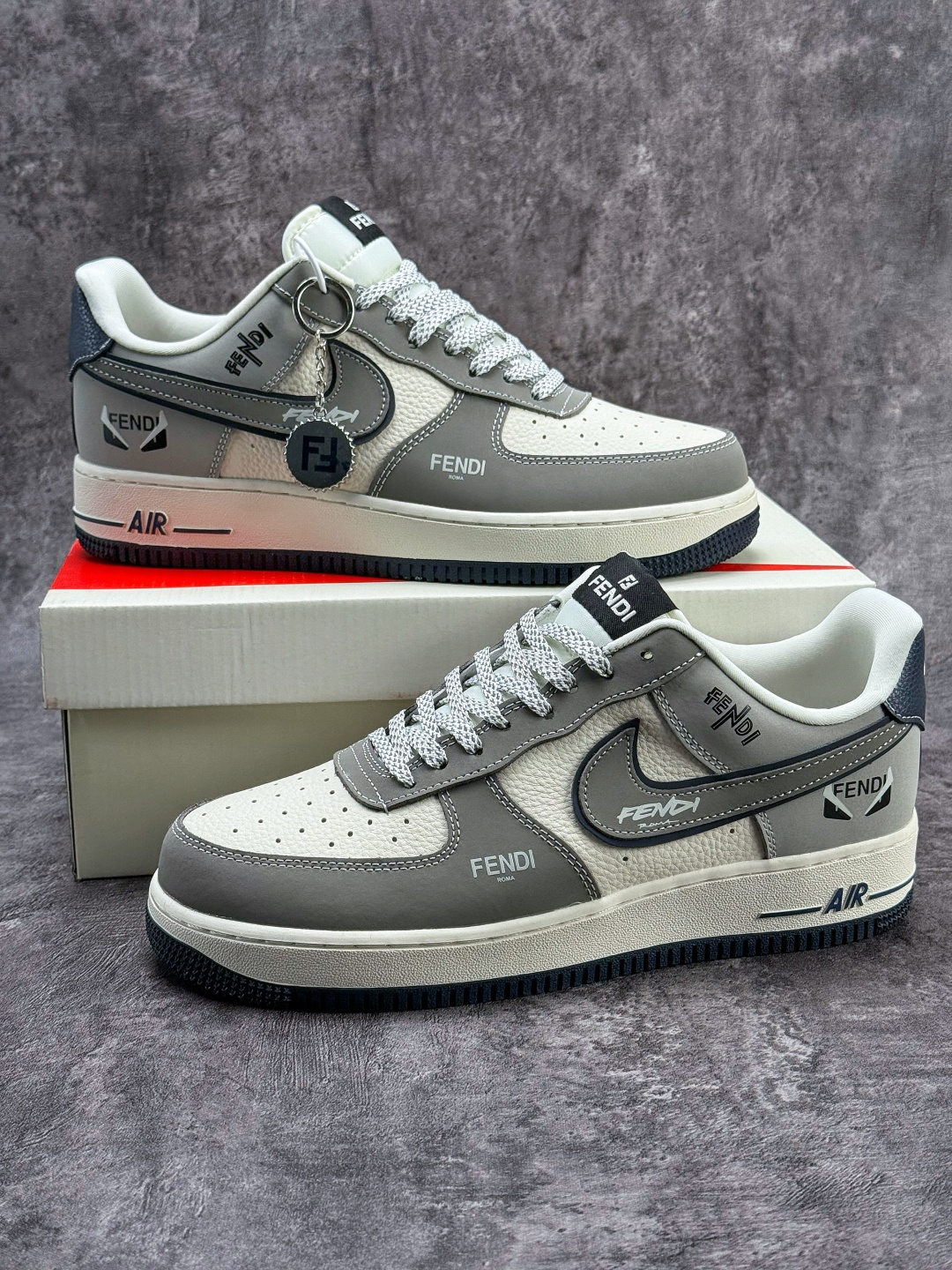 Nike Air Force 1 Low 07 x Fendi 灰白满天星 DF0188-110-莆田鞋,莆田鞋货源,高仿鞋,高仿鞋货源,安福档口,莆田高仿鞋,莆田鞋批发,高仿鞋批发,莆田高仿运动鞋,高仿运动鞋,莆田运动鞋 Nike Air Force 1 Low 07 x Fendi 灰白满天星 DF0188-110