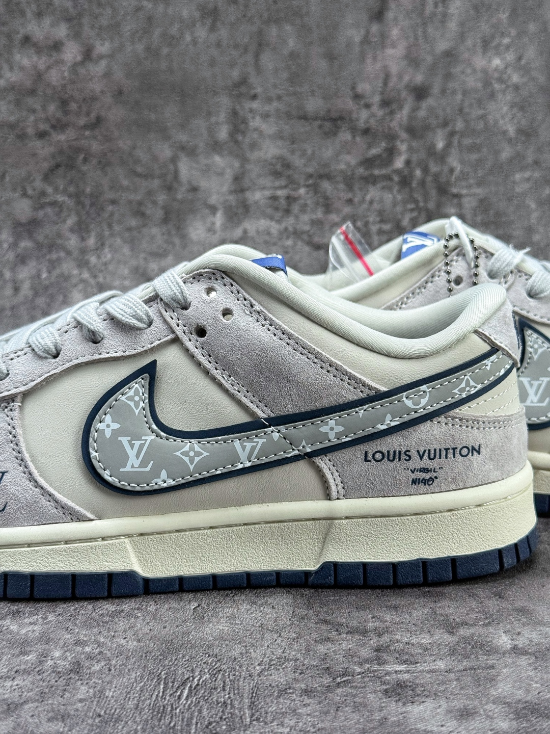 Nike SB Dunk Low x Louis Vuitton 灰白 DN3168-005