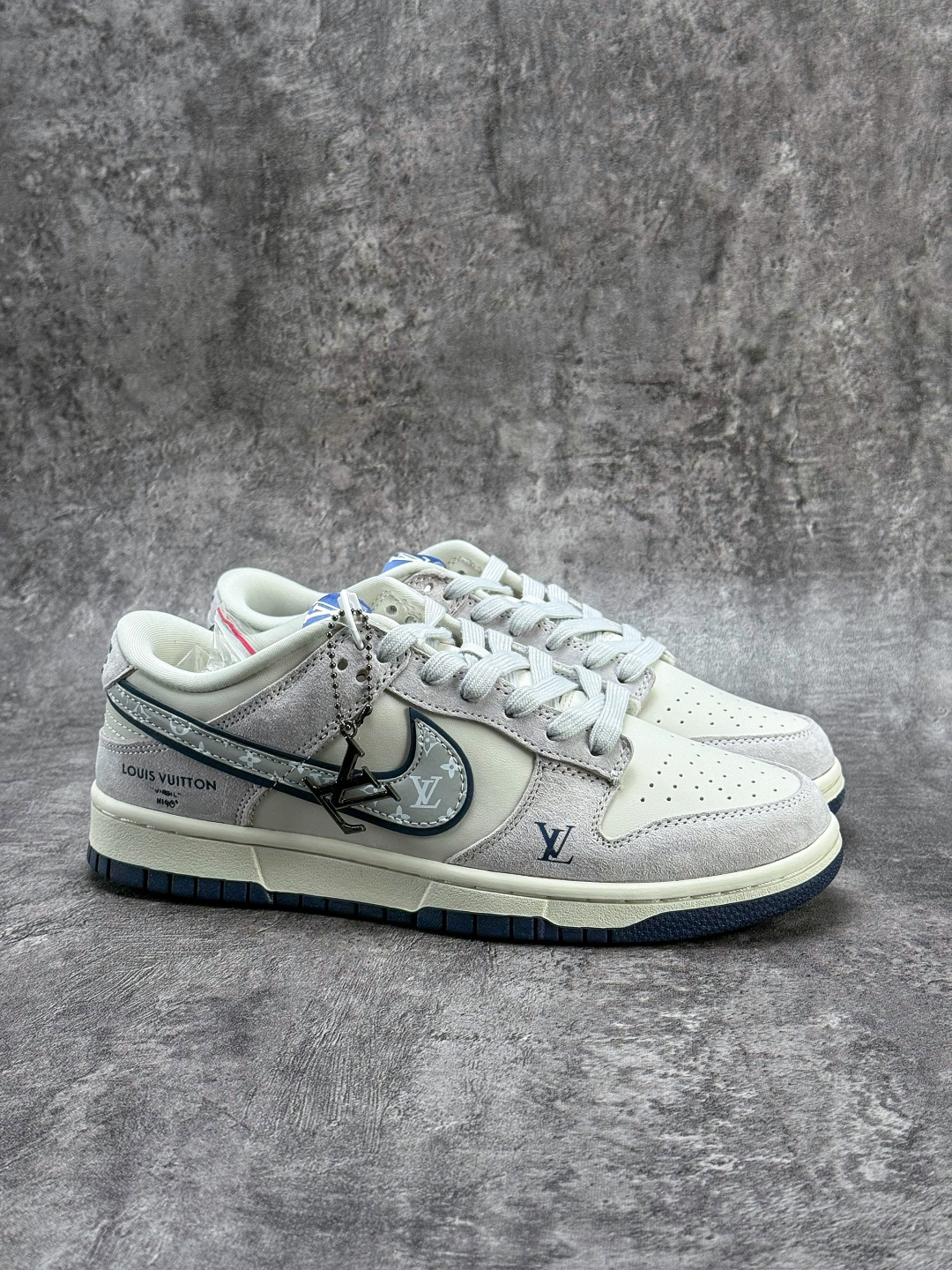 Nike SB Dunk Low x Louis Vuitton 灰白 DN3168-005