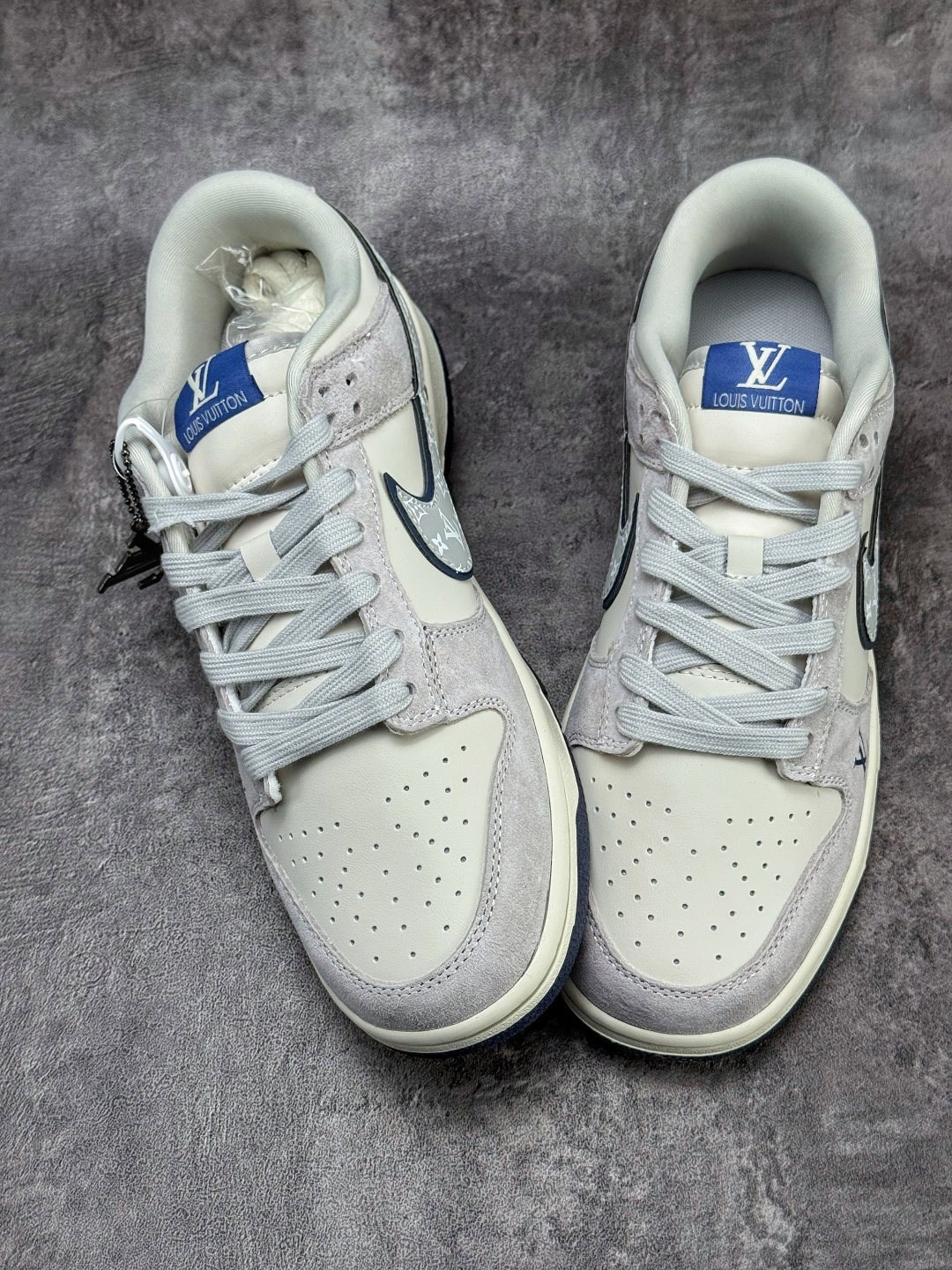 Nike SB Dunk Low x Louis Vuitton 灰白 DN3168-005