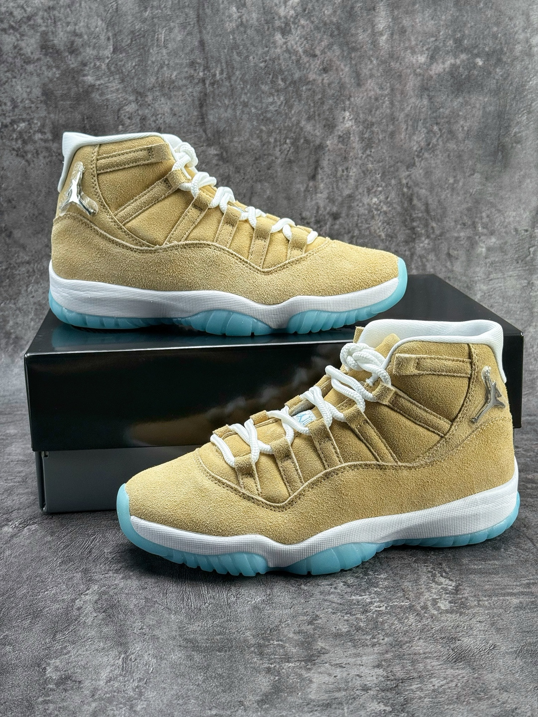 ordan Air Jordan 11 Retro “H-TOWN”乔丹11代 高帮篮球鞋/北美限定 白蓝 卡其蓝 IO8960-707