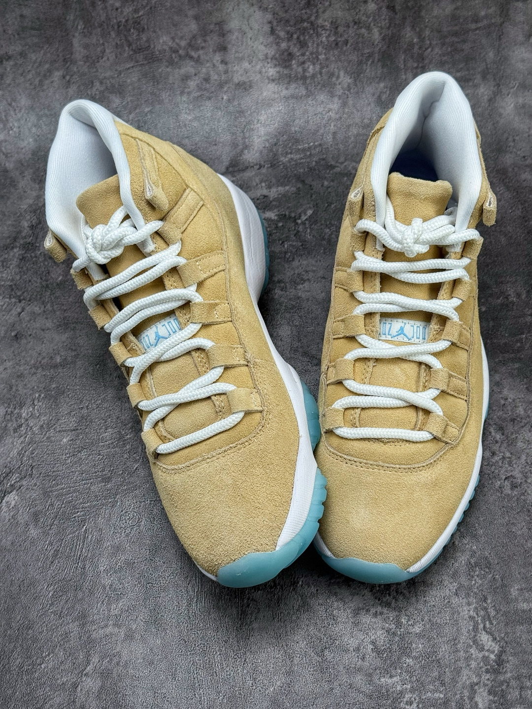 ordan Air Jordan 11 Retro “H-TOWN”乔丹11代 高帮篮球鞋/北美限定 白蓝 卡其蓝 IO8960-707