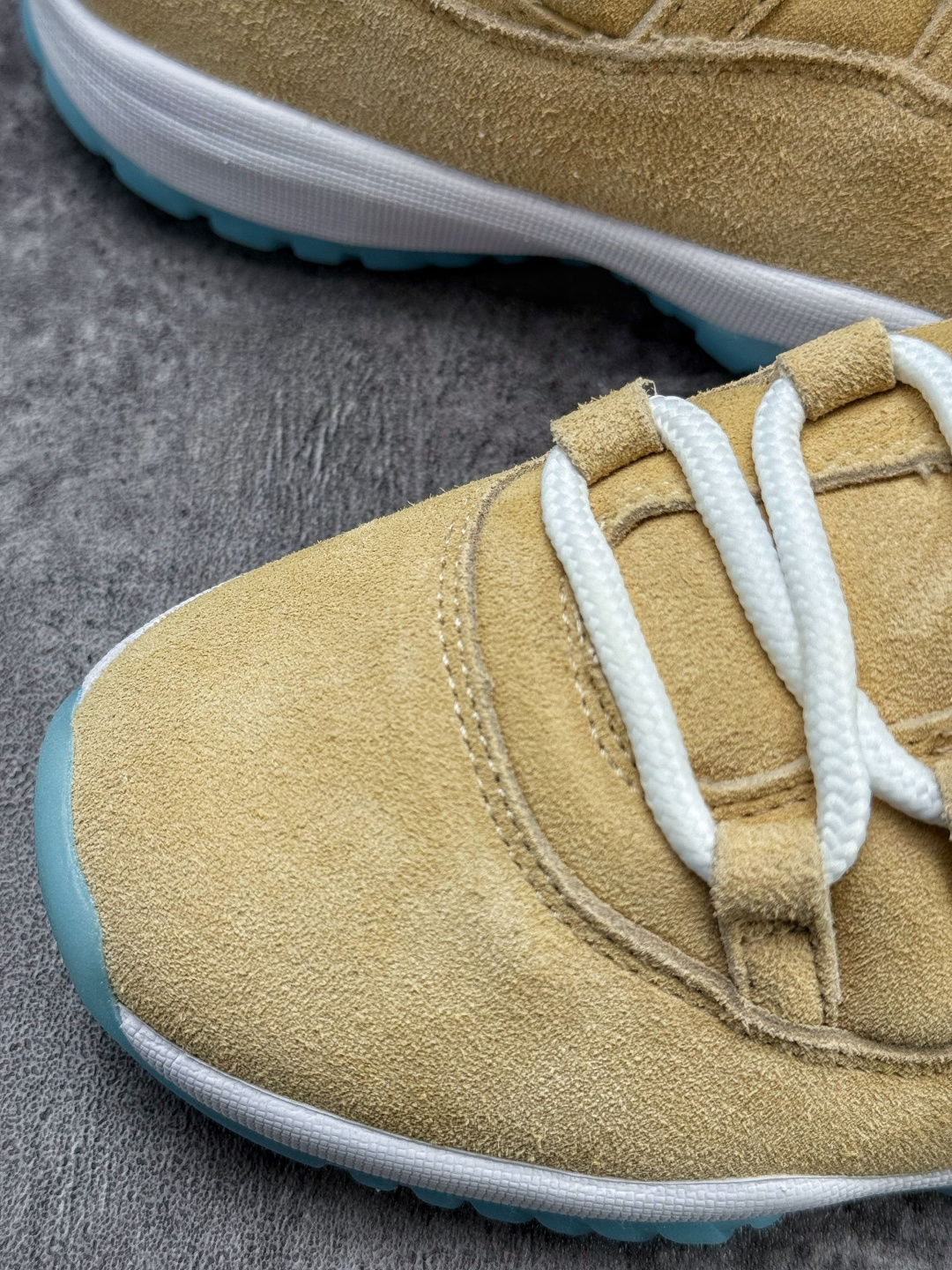 ordan Air Jordan 11 Retro “H-TOWN”乔丹11代 高帮篮球鞋/北美限定 白蓝 卡其蓝 IO8960-707