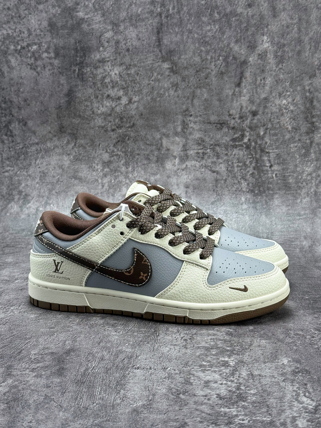 Nike SB Dunk Low x Louis Vuitton 白灰棕小勾满天星 XS6089-630