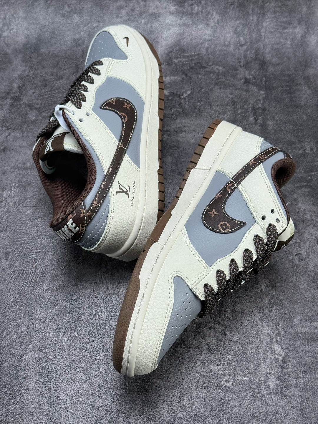 Nike SB Dunk Low x Louis Vuitton 白灰棕小勾满天星 XS6089-630