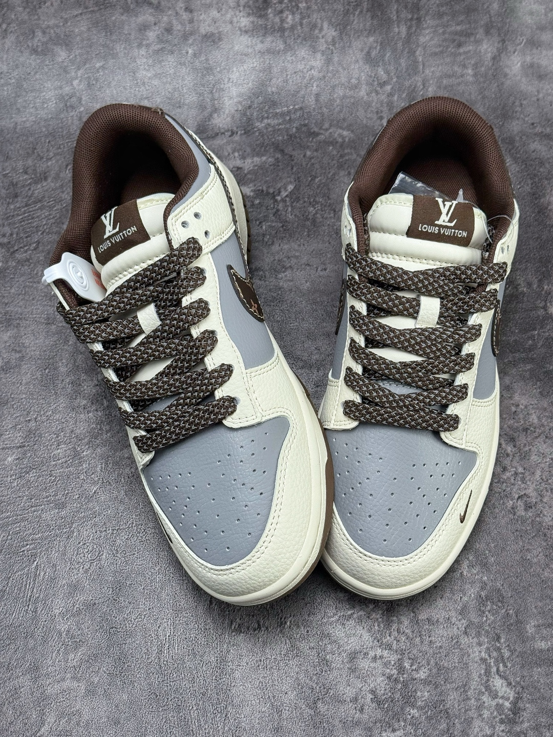 Nike SB Dunk Low x Louis Vuitton 白灰棕小勾满天星 XS6089-630