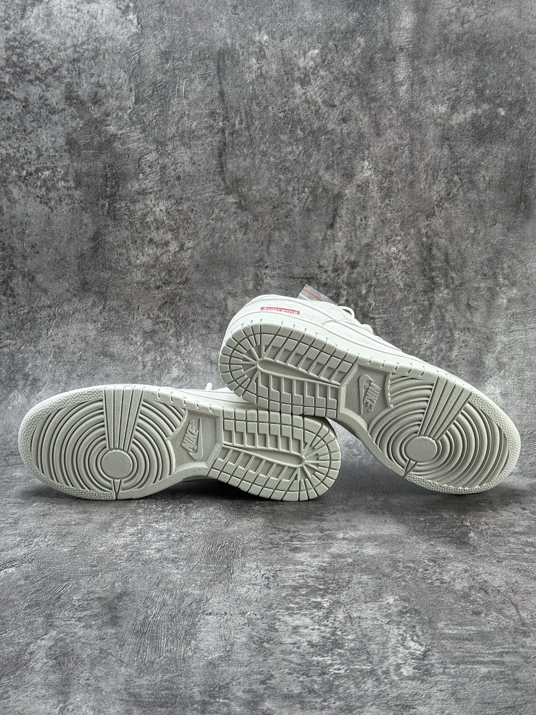 Nike SB Dunk Low x Superme 米灰 DD1988-005