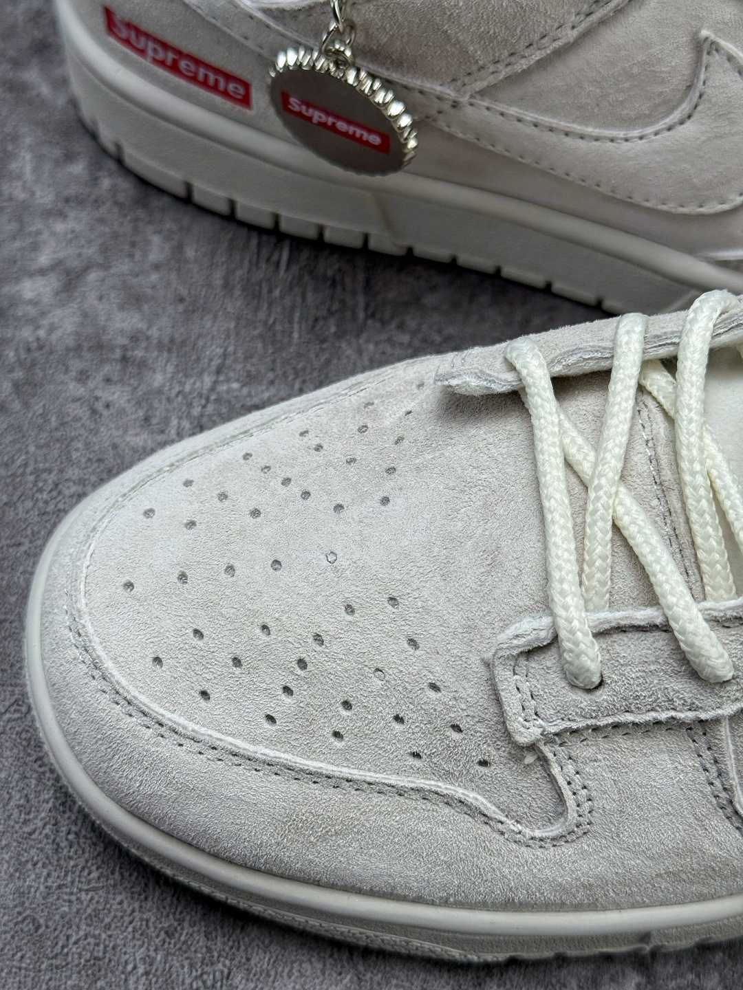Nike SB Dunk Low x Superme 米灰 DD1988-005