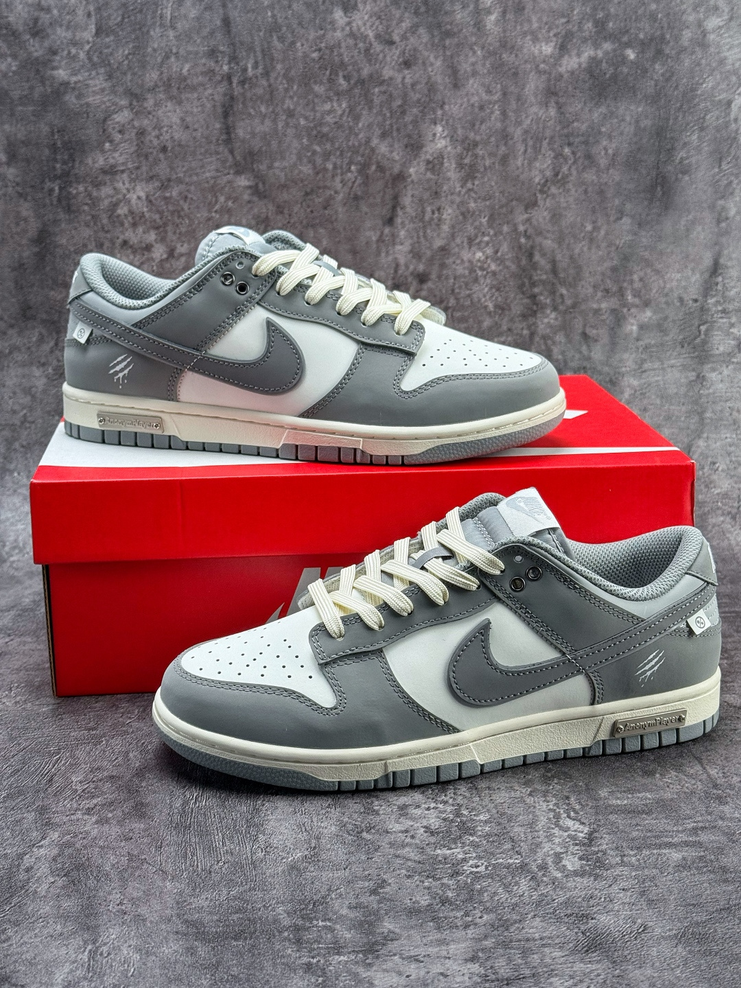 Nike SB Dunk Low 灰白 GW0510-051
