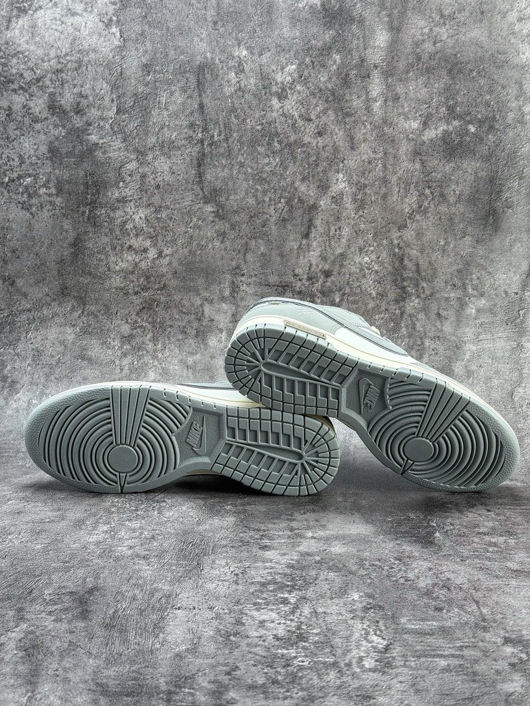 Nike SB Dunk Low 灰白 GW0510-051