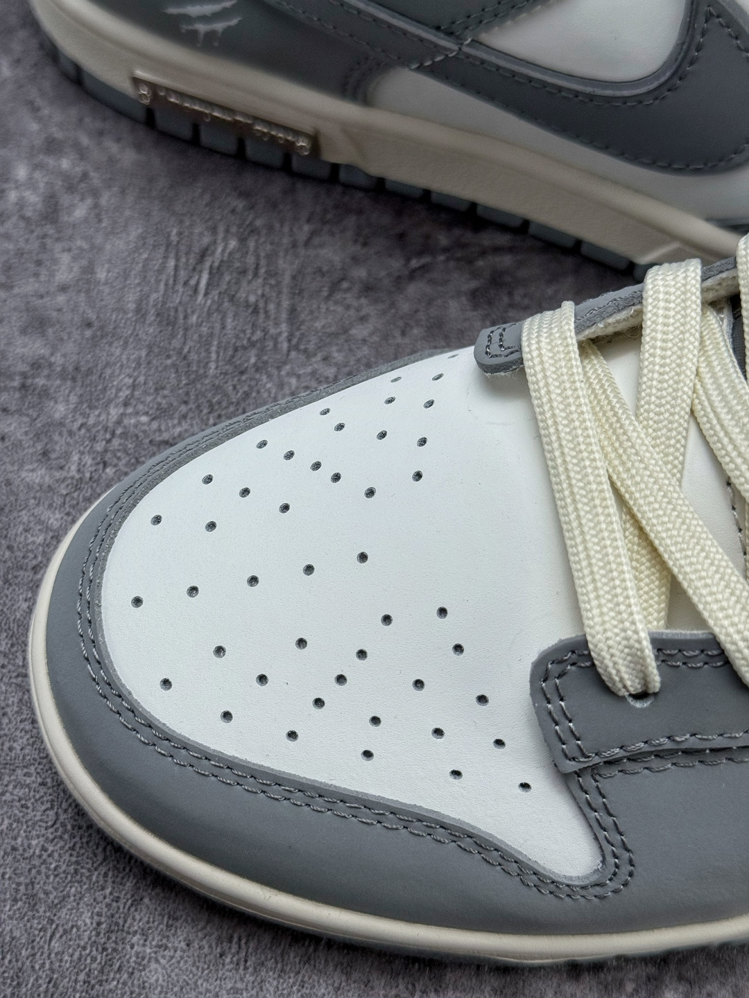 Nike SB Dunk Low 灰白 GW0510-051