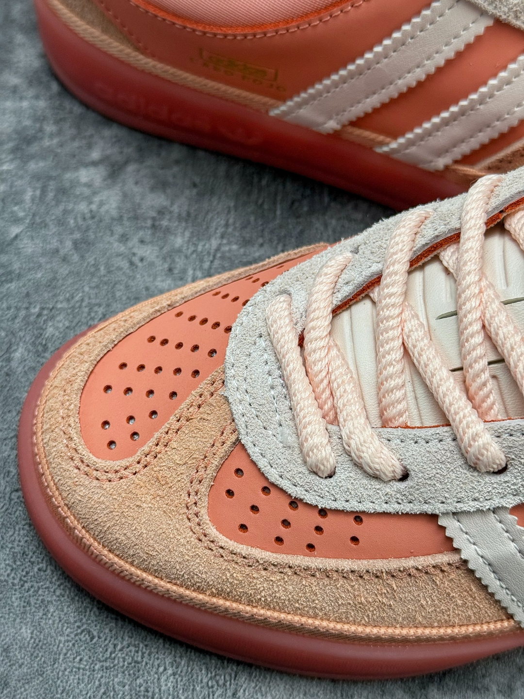 Bad Bunny x adidas originals GAZELLE INDOOR 红棕色 JS5052