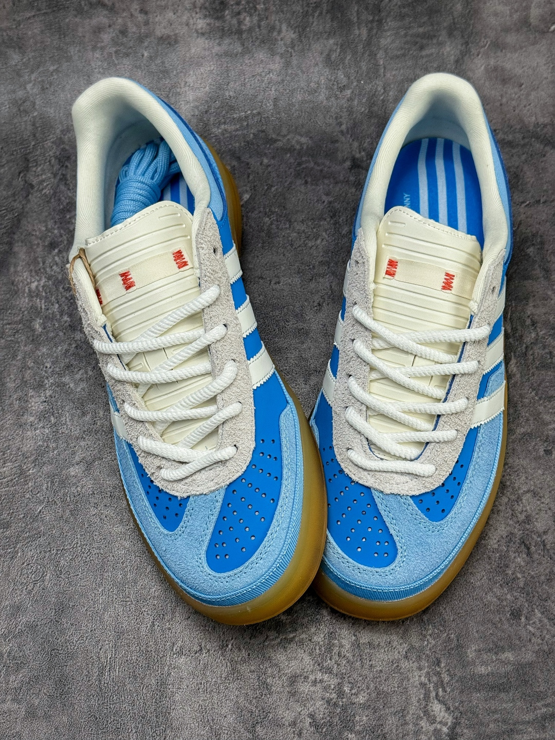 Bad Bunny x adidas originals GAZELLE INDOOR 蓝白色 IF9734