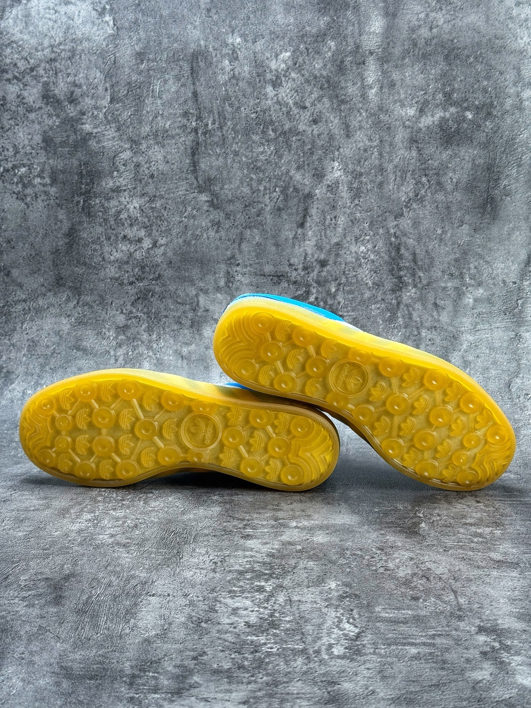 Bad Bunny x adidas originals GAZELLE INDOOR 蓝白色 IF9734