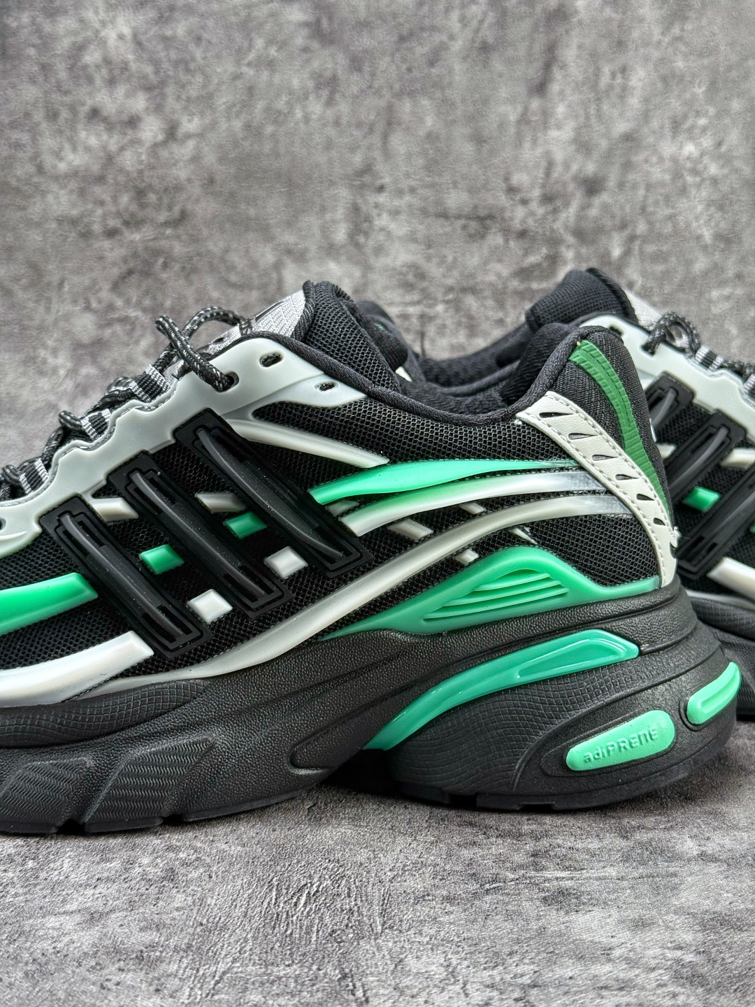 Adidas PW ADISTAR JELLYFISH 阿迪复古舒适防滑减震运动鞋 JP9276