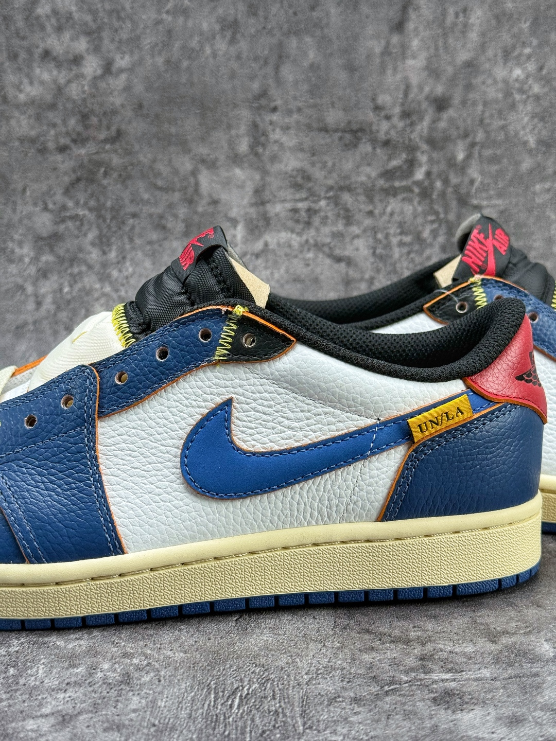 Air Jordan 1 Low 独家提拉式后跟 HQ6998-146