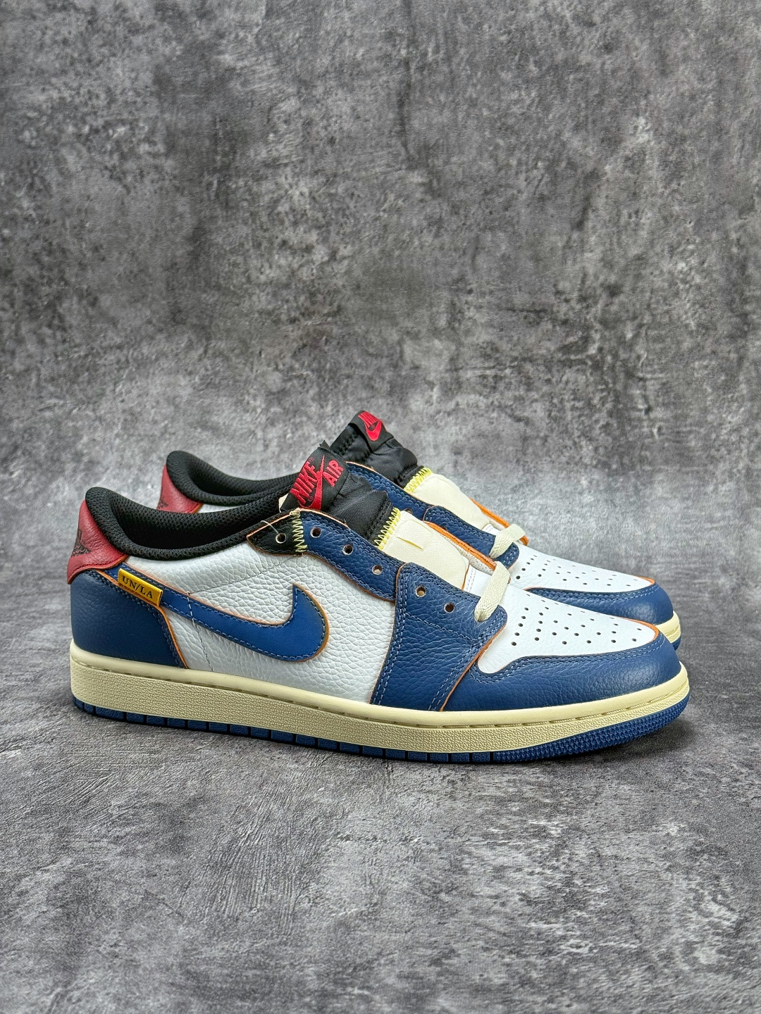 Air Jordan 1 Low 独家提拉式后跟 HQ6998-146