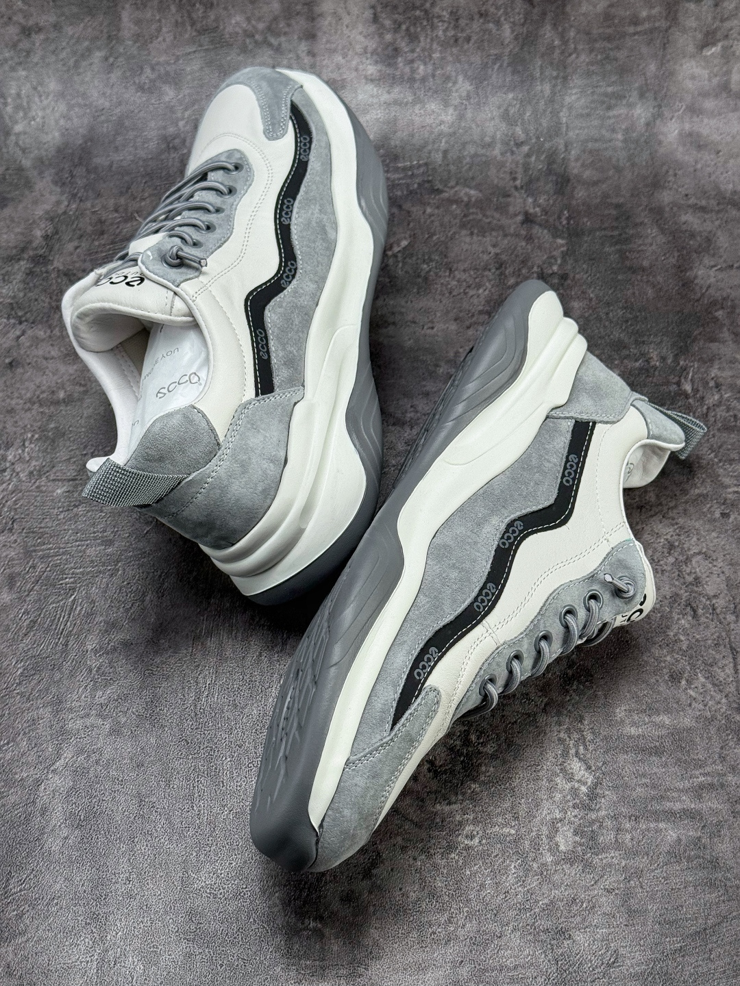 320 北欧丹麦品牌ECCO爱步Men's Classic Tuke Boen Low 系列低帮 系带经典百搭休闲运动小白板鞋 996637-01002