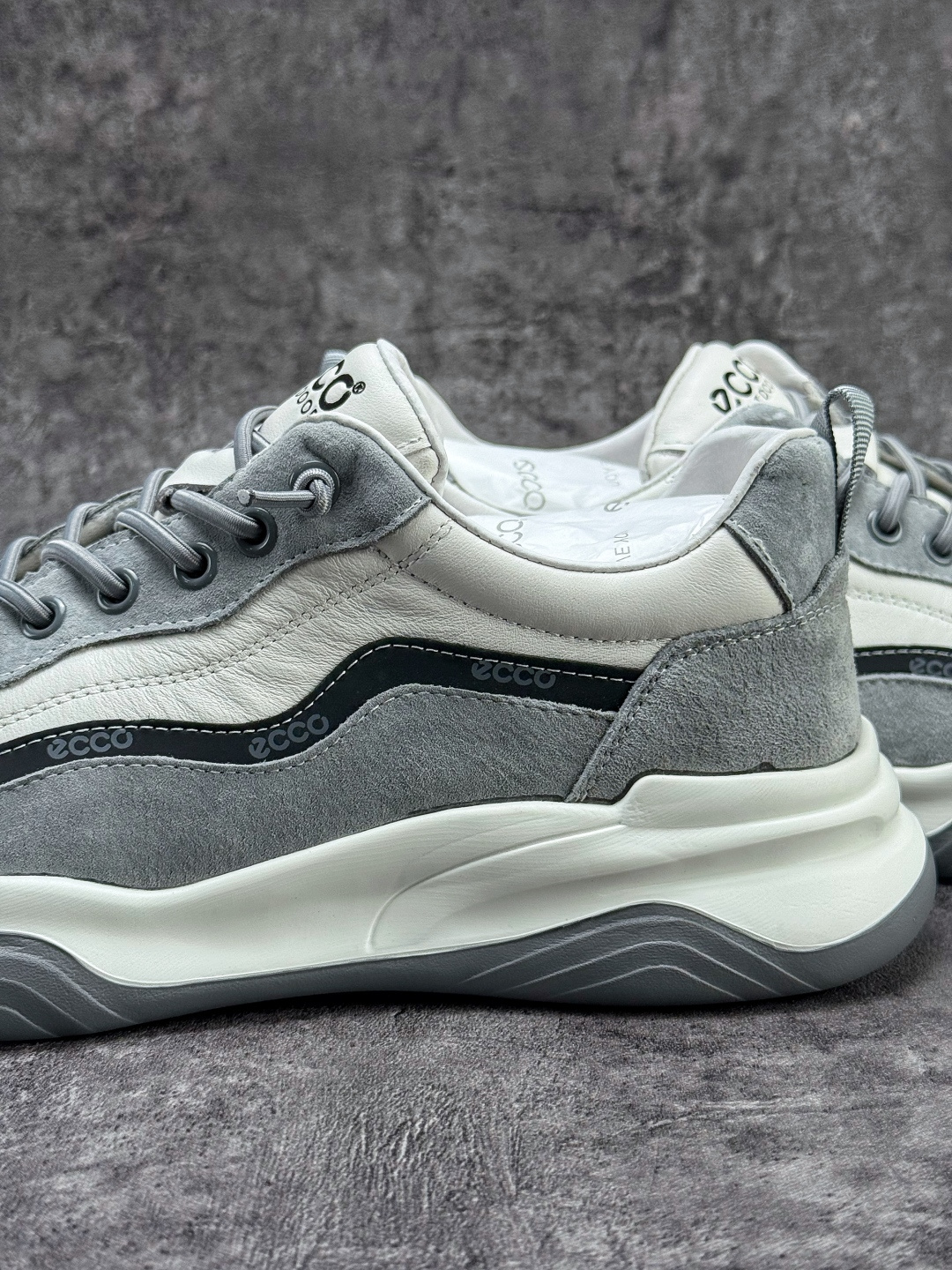 320 北欧丹麦品牌ECCO爱步Men's Classic Tuke Boen Low 系列低帮 系带经典百搭休闲运动小白板鞋 996637-01002