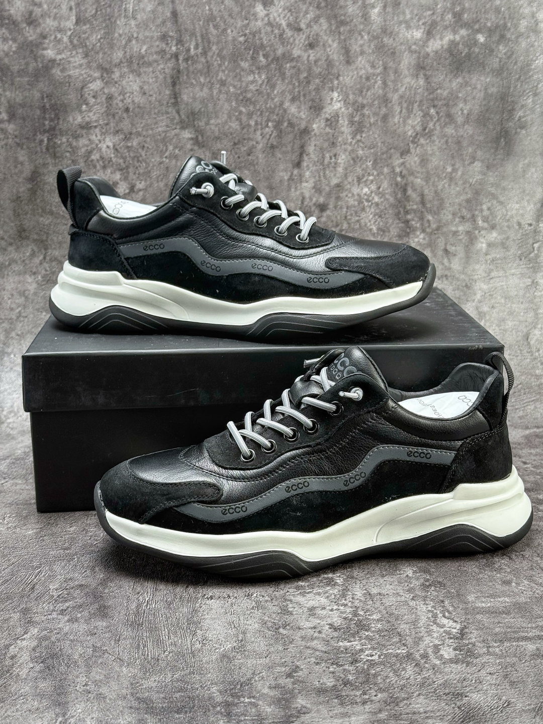 320 北欧丹麦品牌ECCO爱步Men's Classic Tuke Boen Low 系列低帮 系带经典百搭休闲运动小白板鞋 996637-01