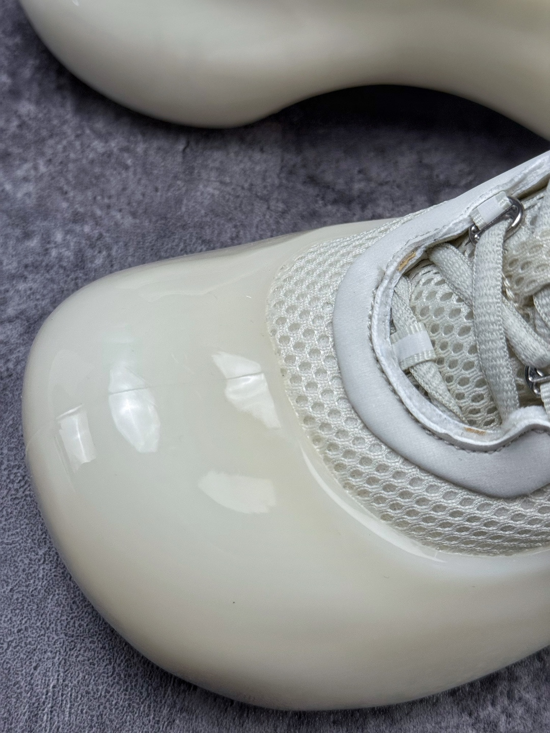 Adidas Originals MOONRUBBER Avavav 联名款舒适百搭低帮休闲生活鞋 JI1495