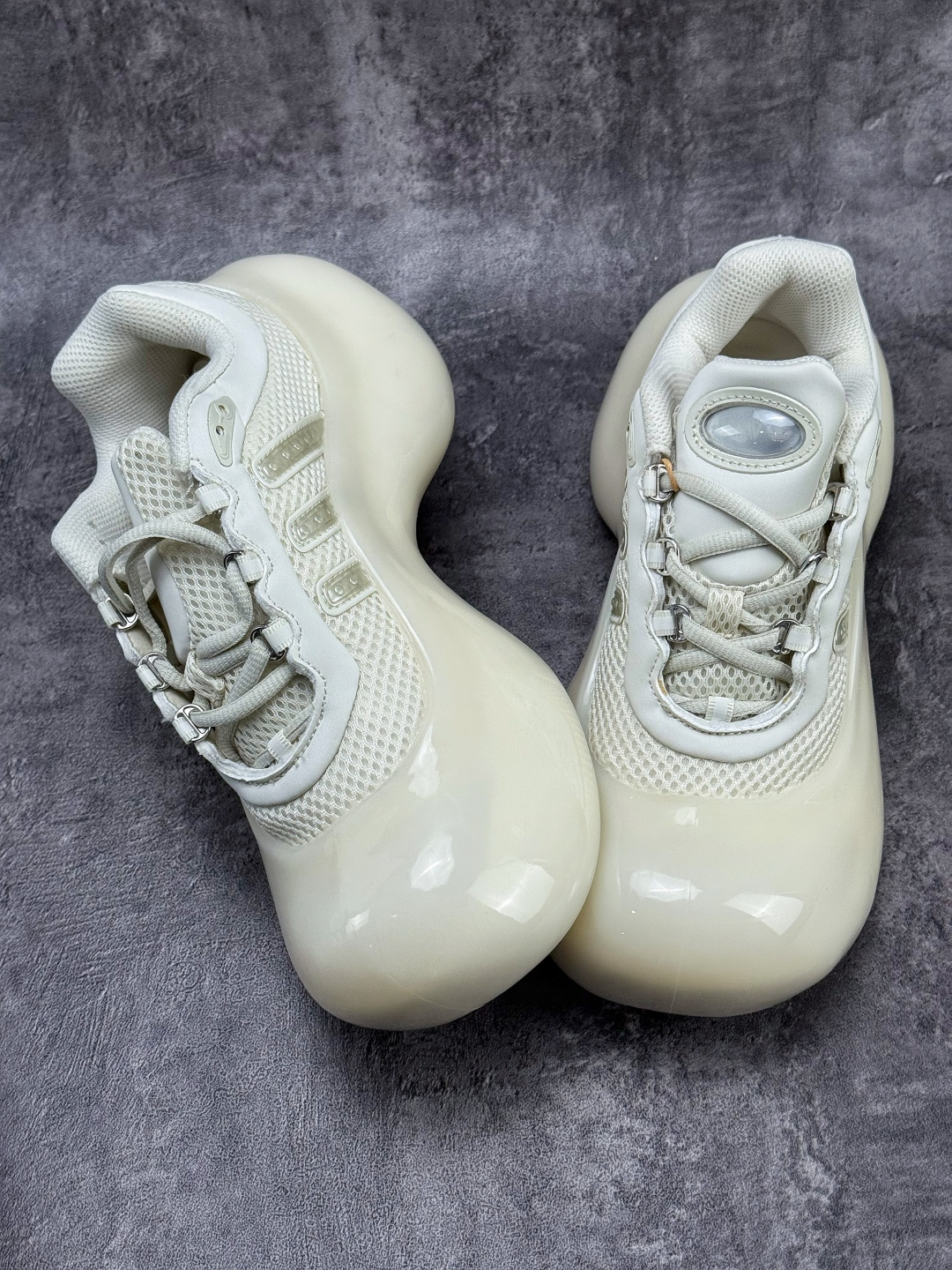 Adidas Originals MOONRUBBER Avavav 联名款舒适百搭低帮休闲生活鞋 JI1495