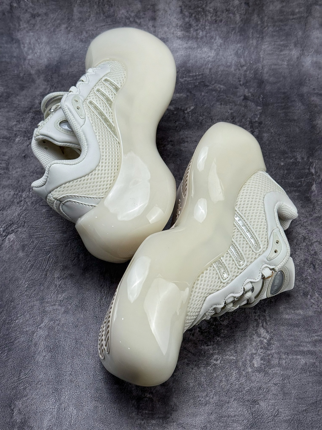 Adidas Originals MOONRUBBER Avavav 联名款舒适百搭低帮休闲生活鞋 JI1495