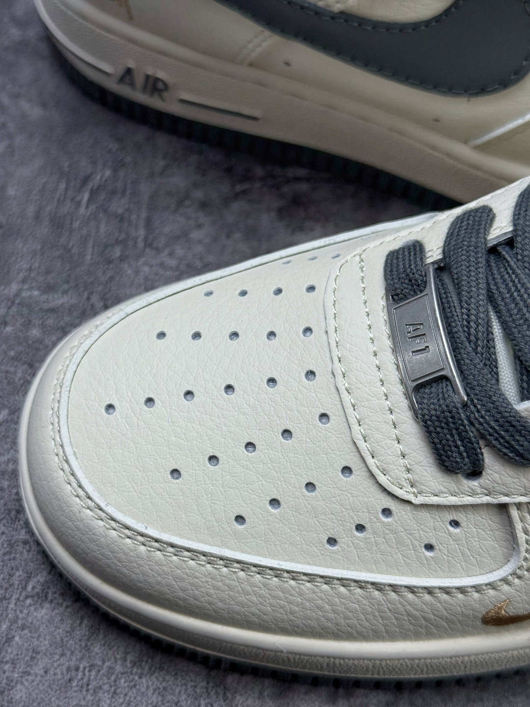 Nike Air Force 1 Low 07 x Stussy 白灰小勾 XX3168-223