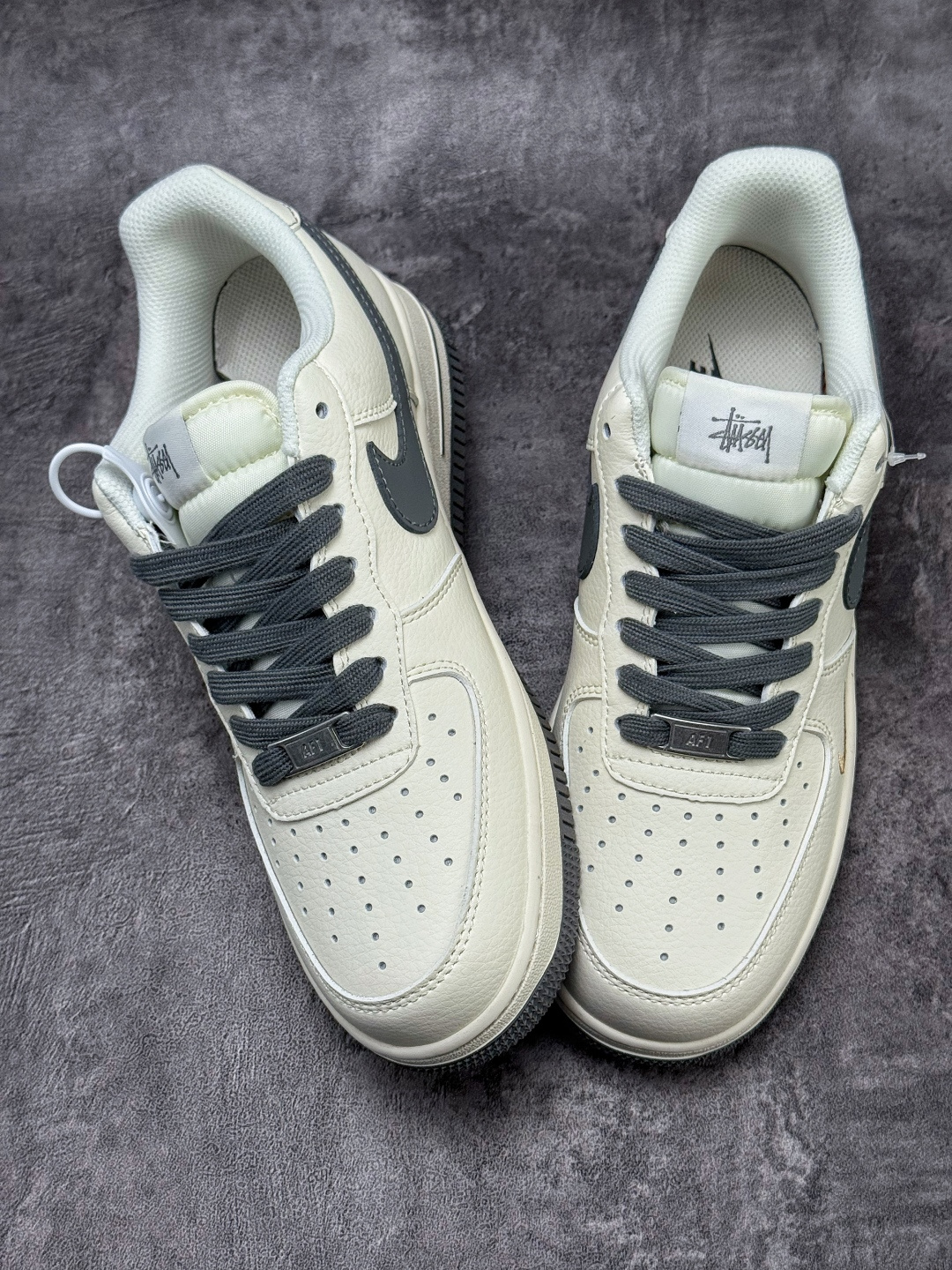 Nike Air Force 1 Low 07 x Stussy 白灰小勾 XX3168-223