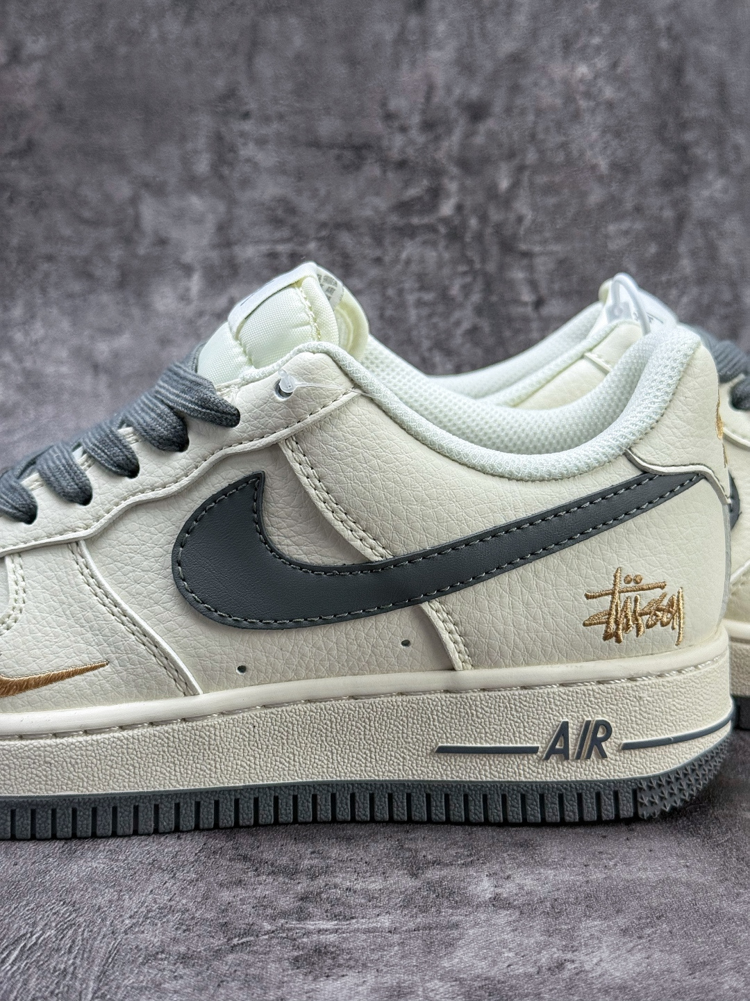 Nike Air Force 1 Low 07 x Stussy 白灰小勾 XX3168-223