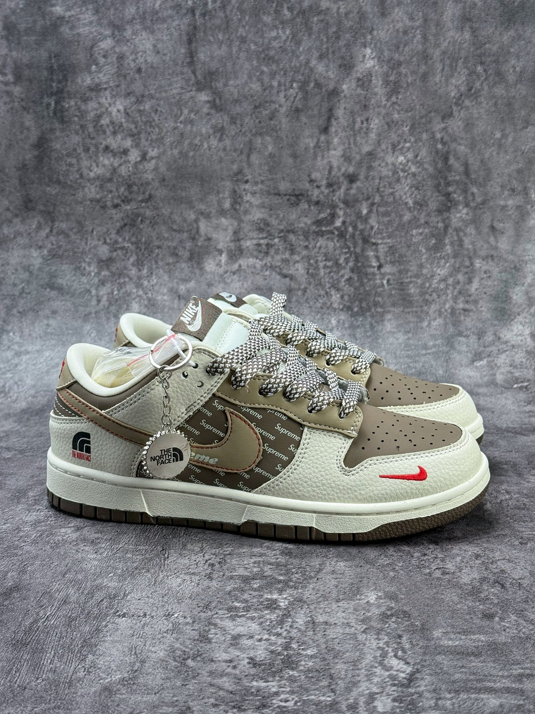 Nike SB Dunk Low x The North Face 白棕小勾满天星 DG1988-012