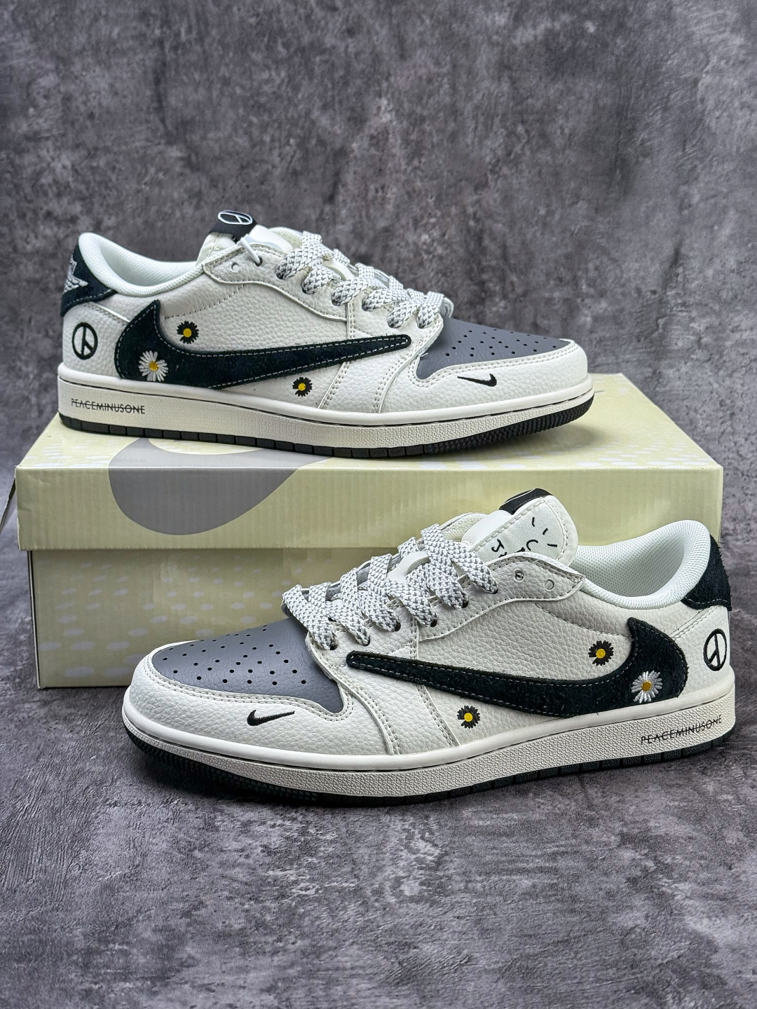 Travis Scott x Nike Air Jordan 1 Low 小雏菊 Air Jordan 1 Low 反转白灰黑小勾满天星倒钩 纯原版本 QW5088-207