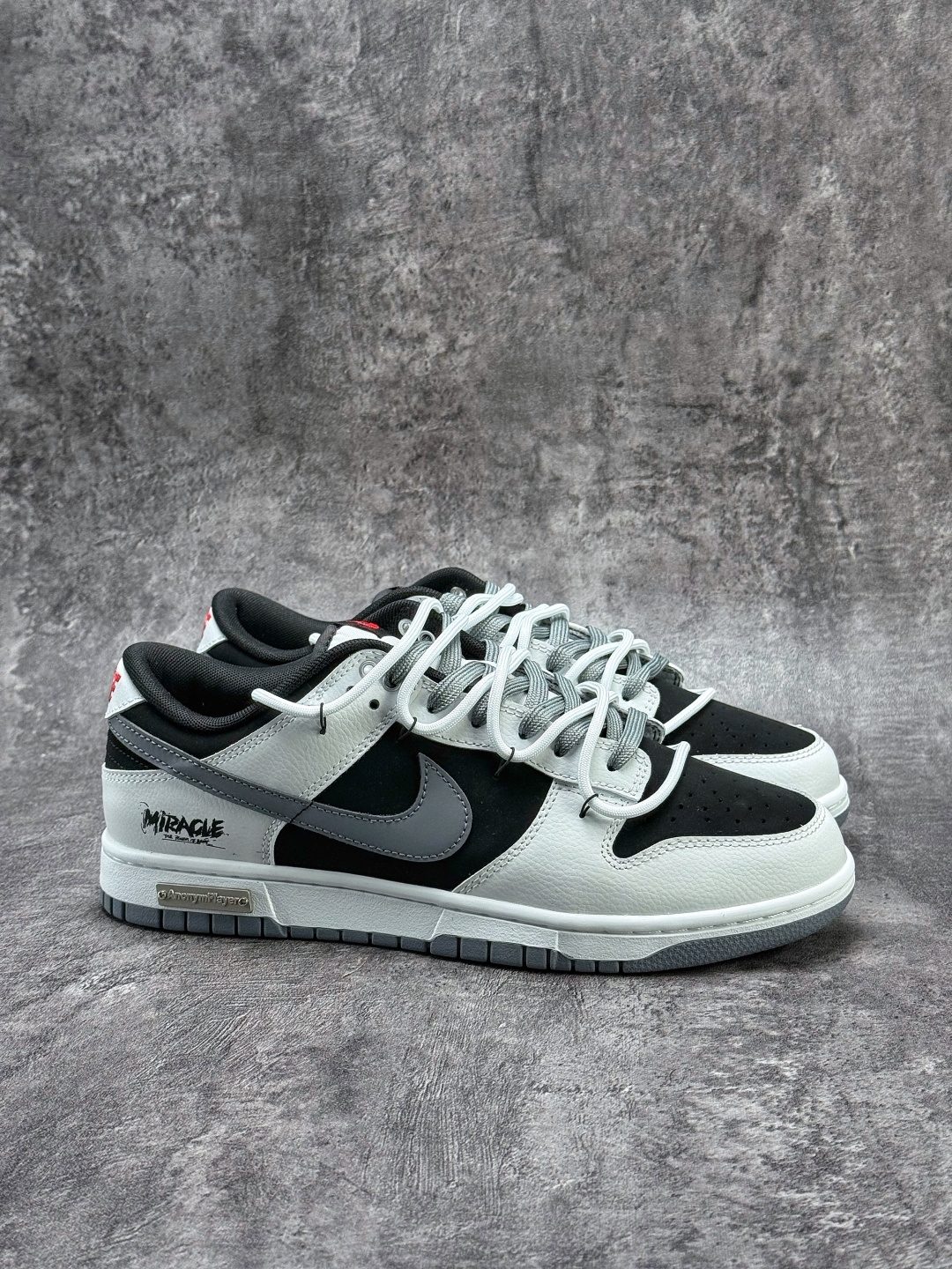 Nike SB Dunk Low 灰黑 WG0716-152-莆田鞋,莆田鞋货源,高仿鞋,高仿鞋货源,安福档口,莆田高仿鞋,莆田鞋批发,高仿鞋批发,莆田高仿运动鞋,高仿运动鞋,莆田运动鞋 Nike SB Dunk Low 灰黑 WG0716-152