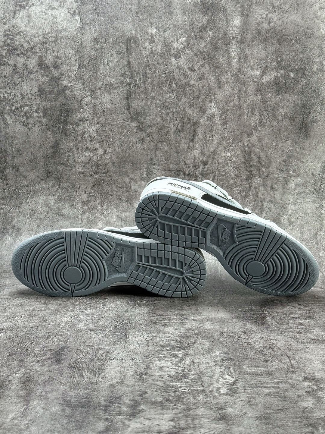 Nike SB Dunk Low 灰黑 WG0716-152-莆田鞋,莆田鞋货源,高仿鞋,高仿鞋货源,安福档口,莆田高仿鞋,莆田鞋批发,高仿鞋批发,莆田高仿运动鞋,高仿运动鞋,莆田运动鞋 Nike SB Dunk Low 灰黑 WG0716-152